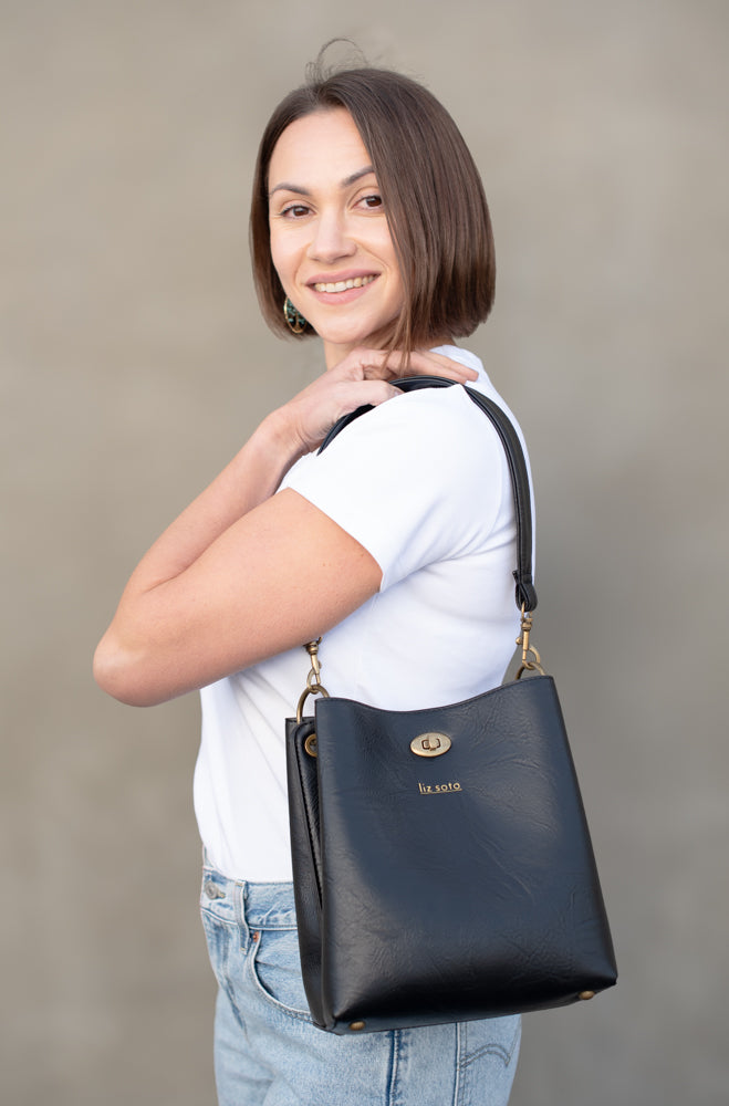 Lola Black | Bucket Bag