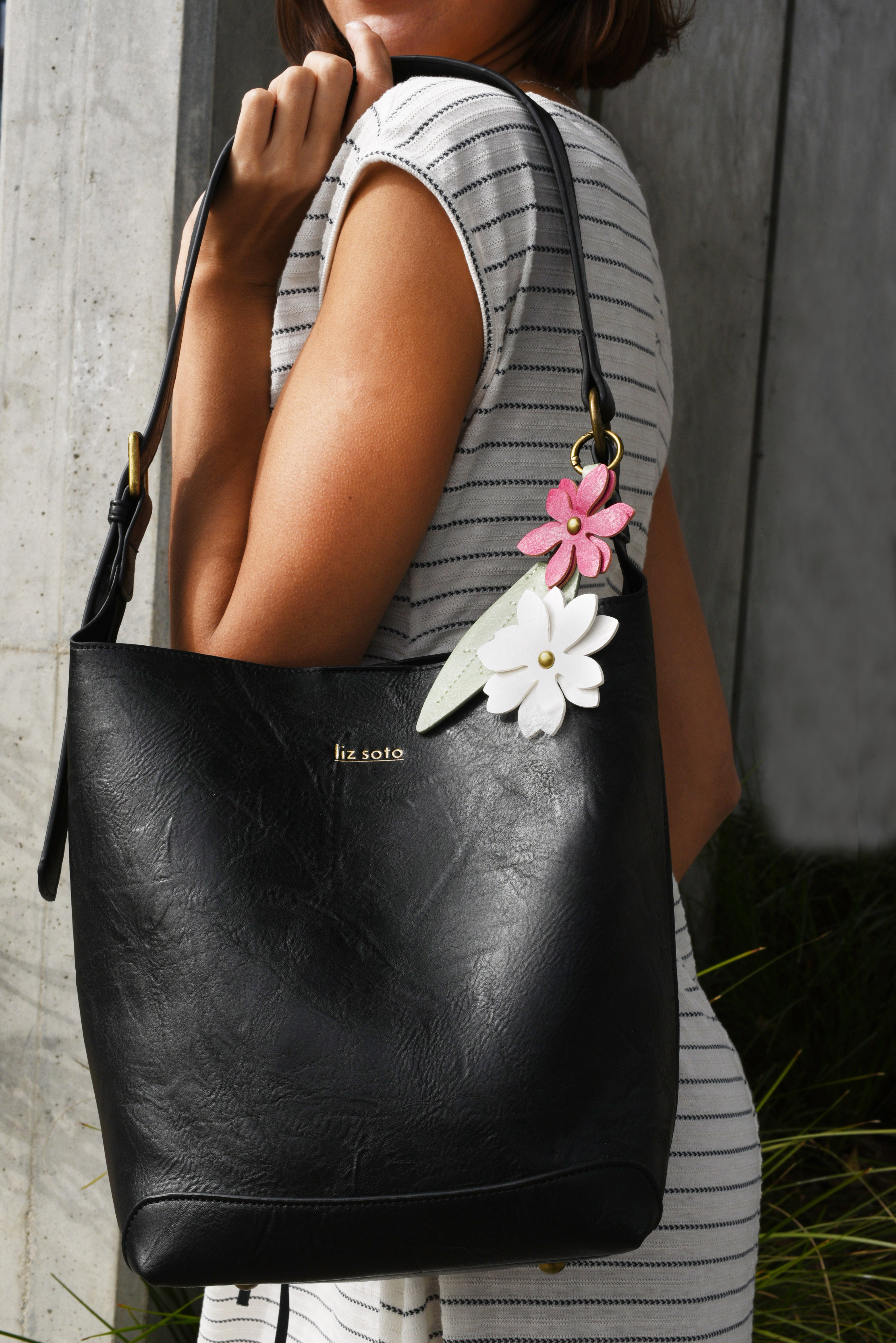 Liza Black Flower | Bucket Bag, 2 in 1