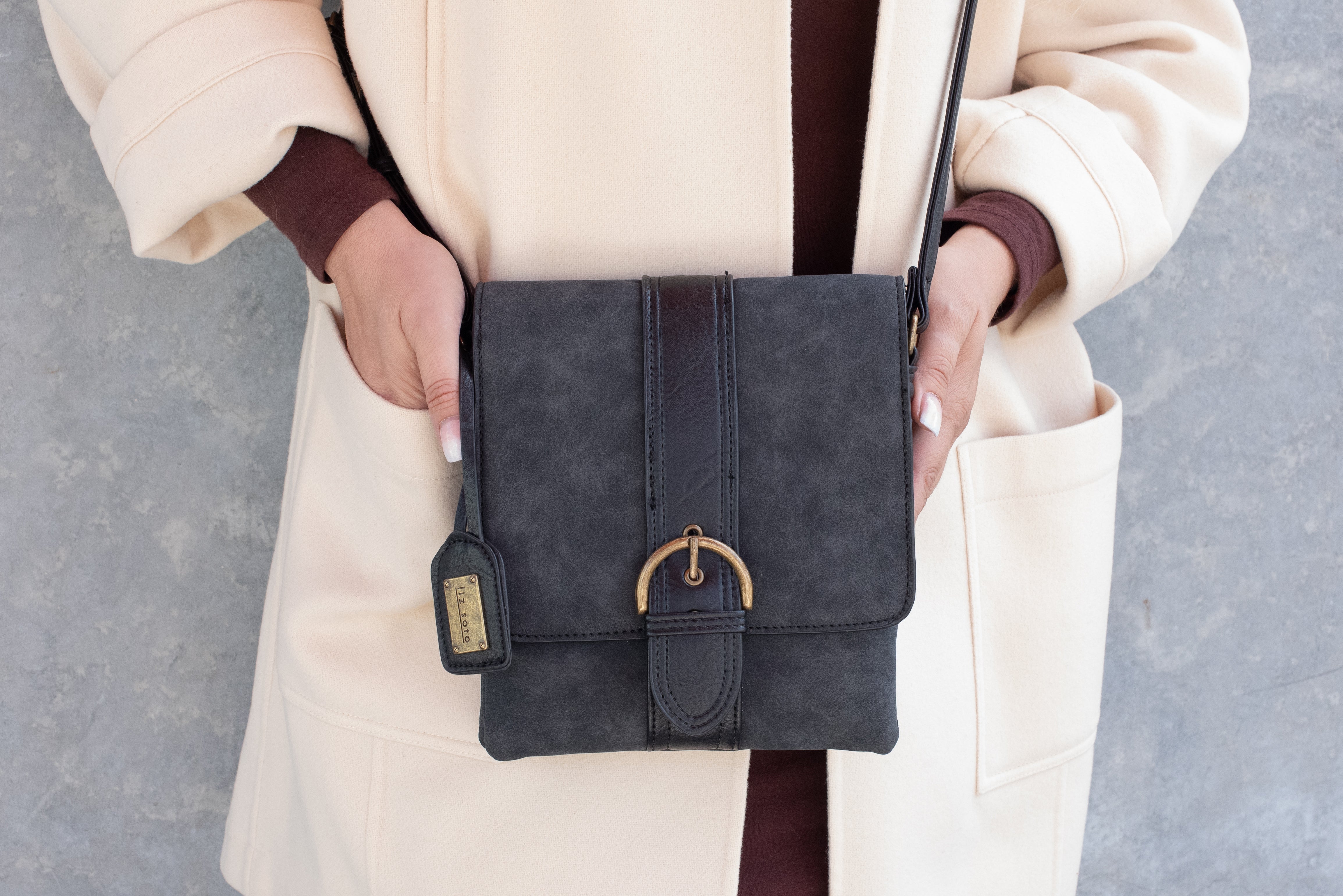 Julia Black | Crossbody Bag