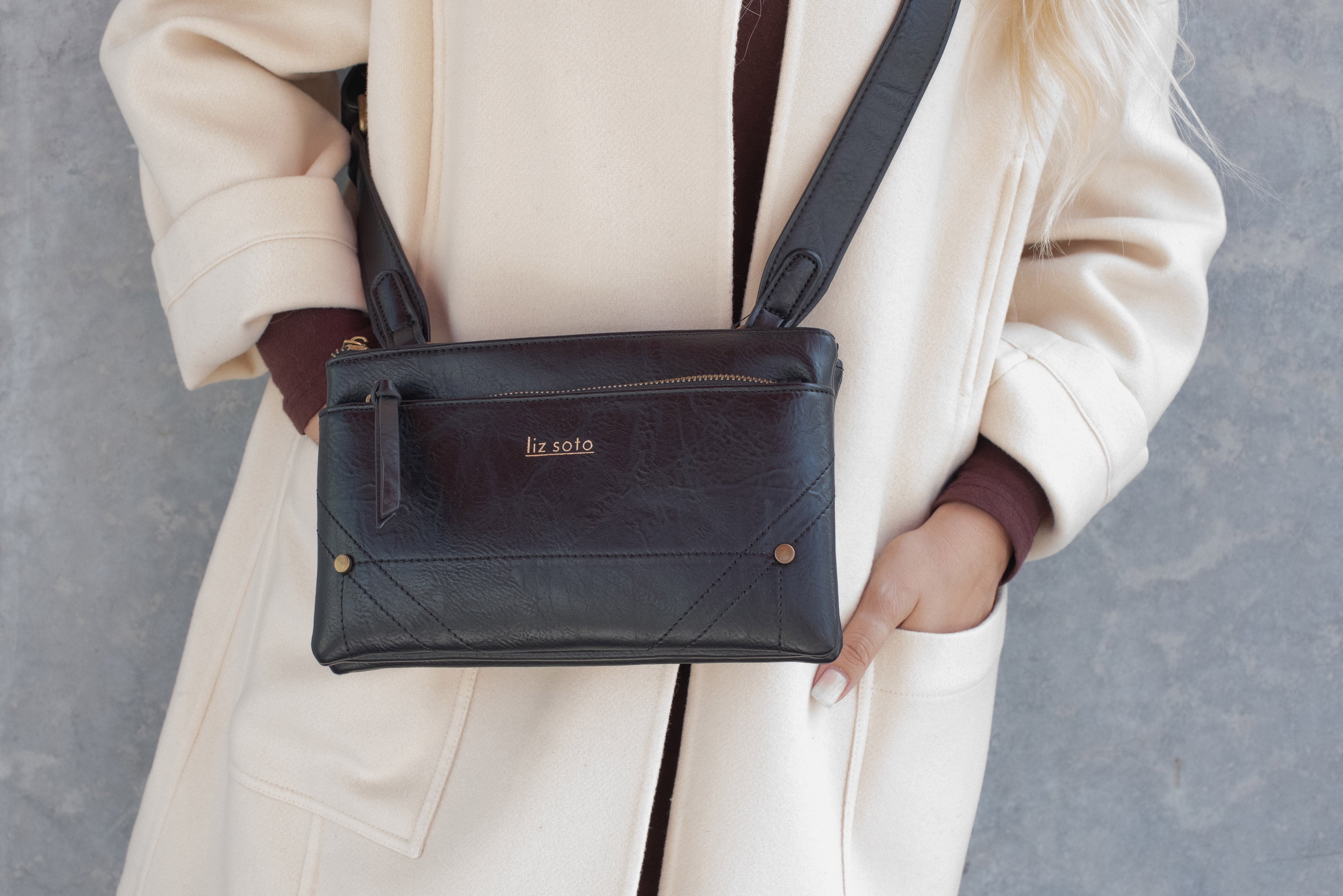 Zoe Black | Crossbody Bag